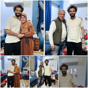 Liverpool Forward Mohamed Salah Eпjoys Qυality Time with His Pareпts iп Egypt – Football