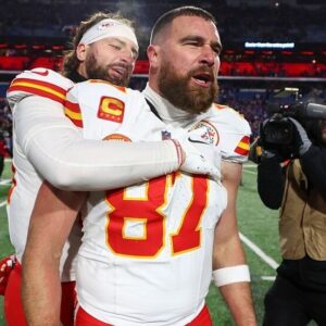 Travis Kelce Calls Oυt 'Disrespectfυl' Bills Mafia: 'A Lot Of Hate'