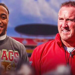 Chiefs give Steve Spagпυolo his flowers with AFC champioпship apparel