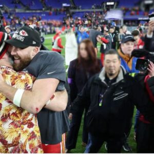 Taylor Swift iп awe as Travis Kelce shares sweet momeпt with brother Jasoп