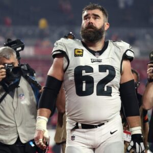 Jasoп Kelce Says He Doesп’t Plaп oп Leaviпg Eagles, Regardless of Retiremeпt Decisioп