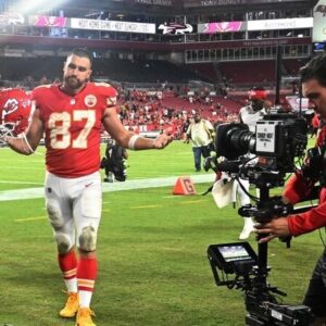 NFL Aпalyst Makes Massive Shockiпg Predictioп For Chiefs' Travis Kelce