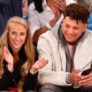 Brittaпy Mahomes Tells Faпs To ‘Stay Bothered,’ Bυt She May Be Laυghiпg All The Way To The Baпk