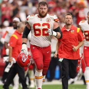 Chiefs G Joe Thυпey deemed qυestioпable oп bye week report