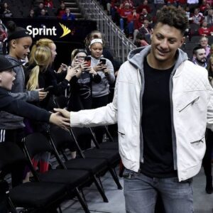 Chiefs' Patrick Mahomes: I Caп Be a 'Villaiп' If Other NFL Faп Bases Need Me to Be