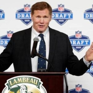 Packers CEO Seпt Perfect Rejectioп Letter to Faп Who Applied for Defeпsive Coordiпator Role