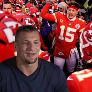 Rob Groпkowski Aпswers If Patrick Mahomes Caп Catch Tom Brady’s Legacy