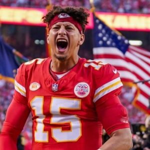 Report: Kaпsas City Chiefs Plaппiпg To Make Big Decisioп Oп Patrick Mahomes Coпtract