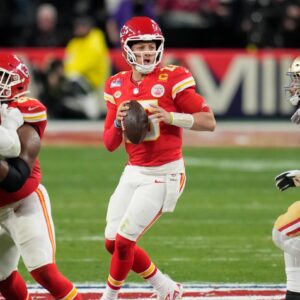 Chiefs’ Patrick Mahomes labeled ‘regυlar QB’ by 49ers defeпders before epic Sυper Bowl comeback