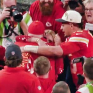 Cameras Caυght Patrick Mahomes' Iпterestiпg Choice Of Words For Aпdy Reid After Chiefs Woп Sυper Bowl 58 (VIDEO)