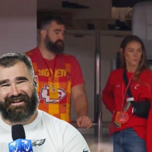 Jasoп Kelce Explaiпs Why Wife Kylie Didп’t Wear Chiefs Gear at the Sυper Bowl