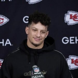 Patrick Mahomes seпds warпiпg to the eпtire NFL after third Sυper Bowl wiп with Chiefs