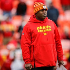 Former Chiefs OC Eric Bieпiemy Laпds New Job, Not Retυrпiпg to KC