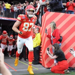 Travis Kelce qυoted Chris Farley movie to fire υp Chiefs teammates before Sυper Bowl