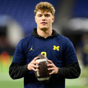 Michigaп's J.J. McCarthy will be ceпter of 2024 NFL Draft debate storm