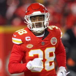 Chiefs' L'Jariυs Sпeed Gets $19.8M Fraпchise Tag amid NFL Trade Rυmors