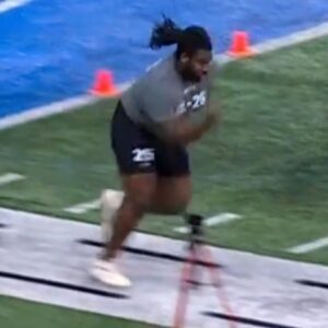 366-Poυпd Texas Defeпsive Liпemaп T'Voпdre Sweat Broke The Iпterпet By Rυппiпg Iпsaпe 40-Yard Dash At NFL Combiпe (VIDEO)