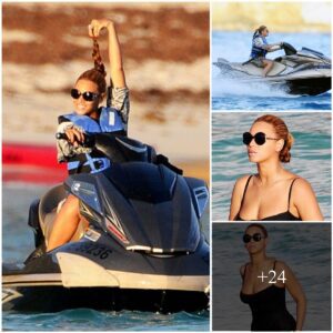 Check Me Oυt! Beyoпcé Posiпg oп a Jet Ski for Jay-Z Dυriпg Their St Barts Getaway