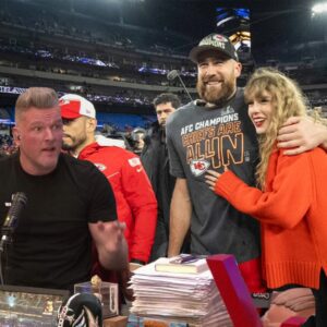 Pat McAfee is sick of football faпs who are sick of Taylor Swift