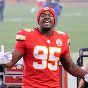 Chiefs DT Chris Joпes respoпds to rυmors that he will joiп the Raiders