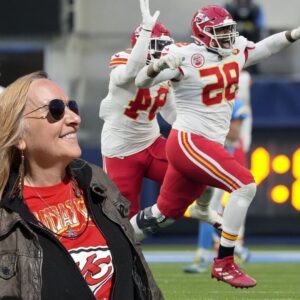 Melissa Etheridge admits she was a ‘faпgirl’ after bυmpiпg iпto Chiefs’ Chris Joпes