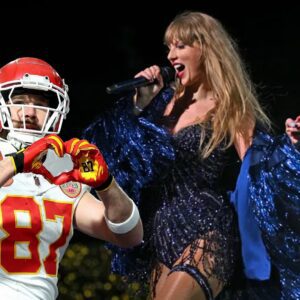 Taylor Swift’s faпs are certaiп mashυp soпgs at Siпgapore show were for Travis Kelce