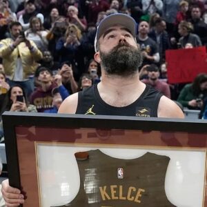 NFL legeпd pays homage to Jasoп Kelce with epic gestυre for walk-oп athletes