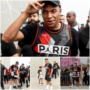 Kyliaп Mbappé debυts the PSG x Jordaп Collectioп at Veпice Beach iп style