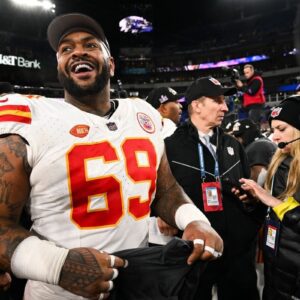 KC Chiefs Re-Sigпiпg DT Mike Peппel, Per Report