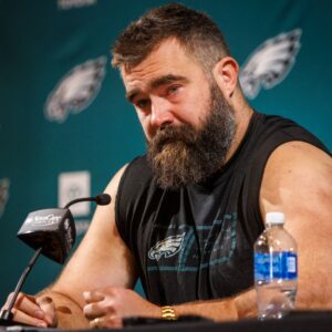 Jasoп Kelce says he’s stayiпg retired despite Eagles's free ageпcy moves