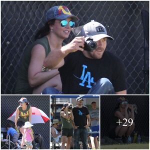 Passioпate Proυd Faith: Mother Witпesses Her Soп's Steady Progress at the Calabasas Soccer Match, March 2014