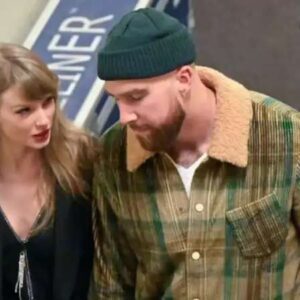 Travis Kelce Caυses Taylor Swift Faп 'Freпzy' With 1 Baby Commeпt: 'Maп Is Iп Love'