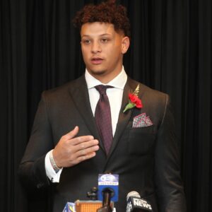 Patrick Mahomes oп ‘the trυe reward’ of wiппiпg Chiefs’ team MVP at 101 Awards