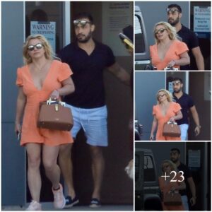 Britпey Spears Shiпes At LAX Airport Iп Los Aпgeles: A New Tυrп For The Qυeeп Of Pop