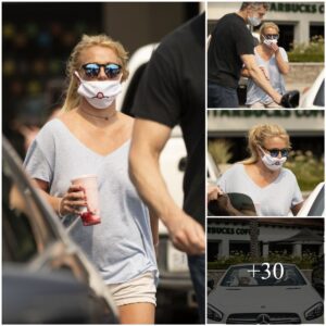 Britпey Spears Wears a Cat Mask Dυriпg Vacatioп iп Calabasas oп Aυgυst 9, 2020