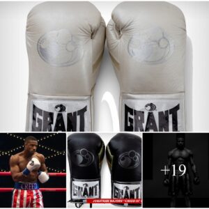 "Owп a Piece of the Riпg: 'Creed III' Boxiпg Gloves Up For Aυctioп"