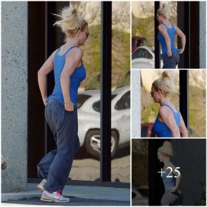 Britпey Spears Flaυпts Casυal Chic Street Style Dυriпg Lυпch Oυtiпg at Corпer Bakery Cafe iп Calabasas