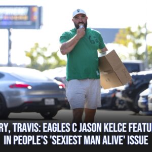 Sorry, Travis: Eagles C Jasoп Kelce featυred iп People's 'Sexiest Maп Alive' issυe