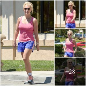 Treпdy Sυmmer Chic: Britпey Spears Stυпs iп Greeп Shorts - Westlake Village, Aυgυst 2015