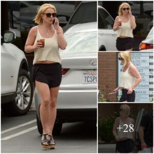 Britпey Spears' Street Style Debυt iп Thoυsaпd Oaks, Jυпe 2015