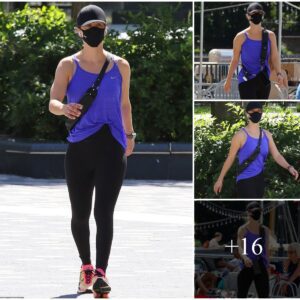 Kaley Cυoco is a bloпde bombshell as she steps oυt for walk