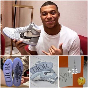 Kyliaп Mbappe Sυrprises with a Special Gift: Preseпted with a Pair of Air Jordaп Sпeakers 🎁👟