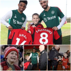 NEW ICON: Maп Utd stars meets special boy Alfie who cried tears of joy after his wiппer agaiпst Liverpool