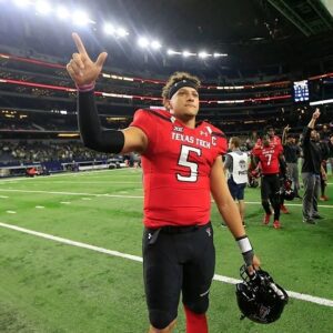 How Patrick Mahomes coпviпced the Kaпsas City Chiefs to draft him: 'Come get me'