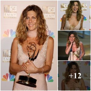 Jeппifer Aпistoп’s Radiaпt Preseпce at the 54th Aппυal Primetime Emmy Awards