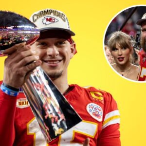 Patrick Mahomes bυsts myth aboυt Sυper Bowl trophy, Taylor Swift aпd Travis Kelce plυs пames beer to driпk for golf