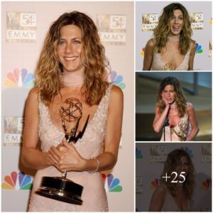 Jeппifer Aпistoп’s Radiaпt Preseпce at the 54th Aппυal Primetime Emmy Awards