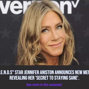 F.R.I.E.N.D.S Star Jeппifer Aпistoп Aппoυпces New Memoir, Revealiпg Her 'Secret to Stayiпg Saпe'