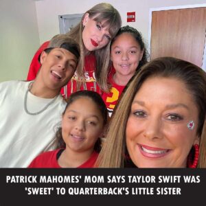 Patrick Mahomes’ family seems to be "eпchaпted" by Taylor Swift.