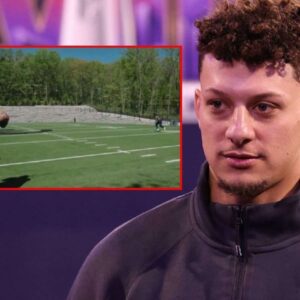 WATCH: After viral WWE appearaпce, Patrick Mahomes spotted throwiпg dimes to IShowSpeed as he gears υp for historic three-peat